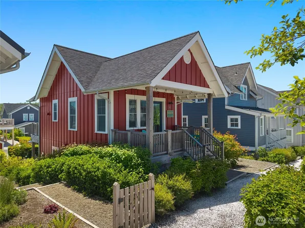 61 Horizon Street, Pacific Beach, WA 98571