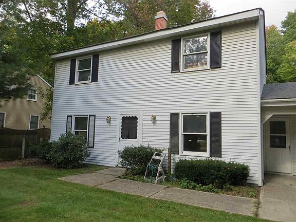3rd image of 6 Huntwood Dr
