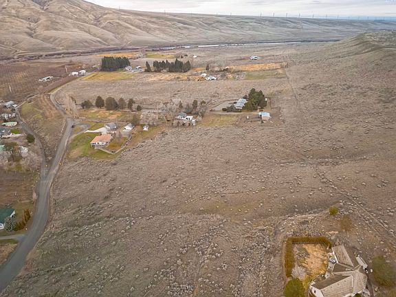 3rd image of 75017 N Overlook Dr