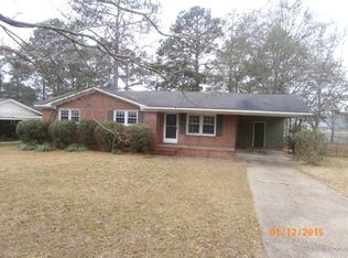207 Lakeview Dr, Sylvester, GA 31791