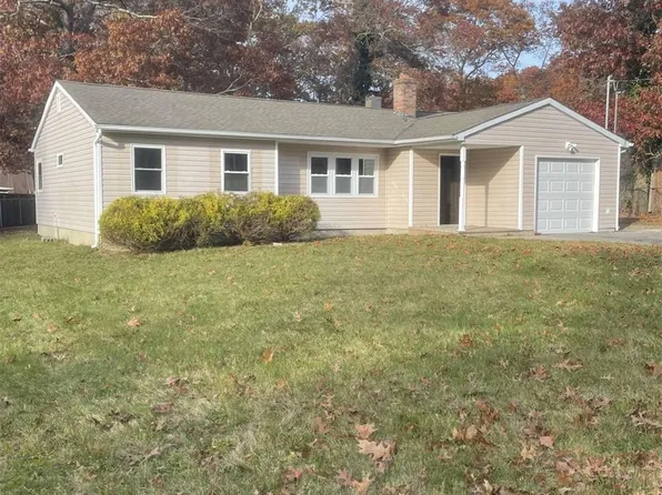 7 Sunset Drive, Shirley, NY 11967