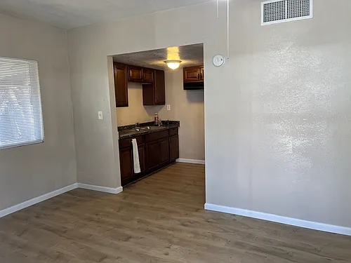 509 N 40th Ave #6 Photo 1