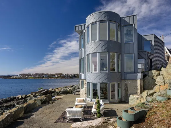 2179 Crescent Rd, Oak Bay, BC V8S 2H4