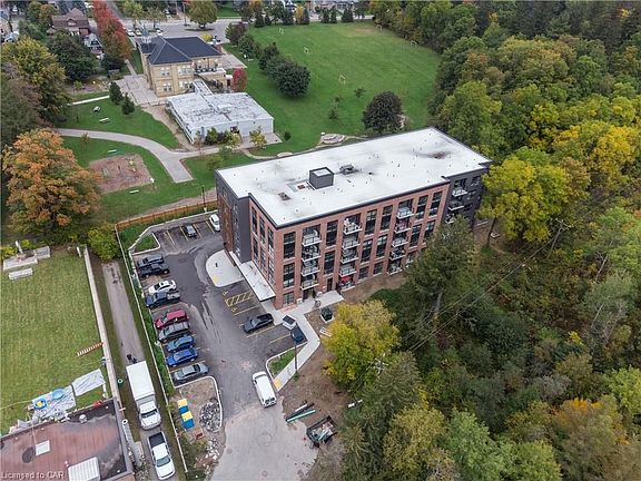 4th image of 88 Gibson St #205
