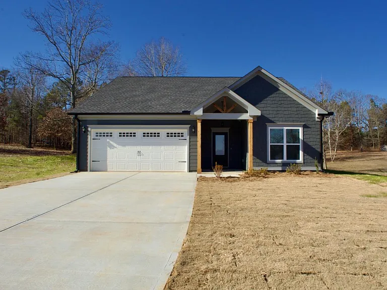 511 N Point Cir — Photo 1