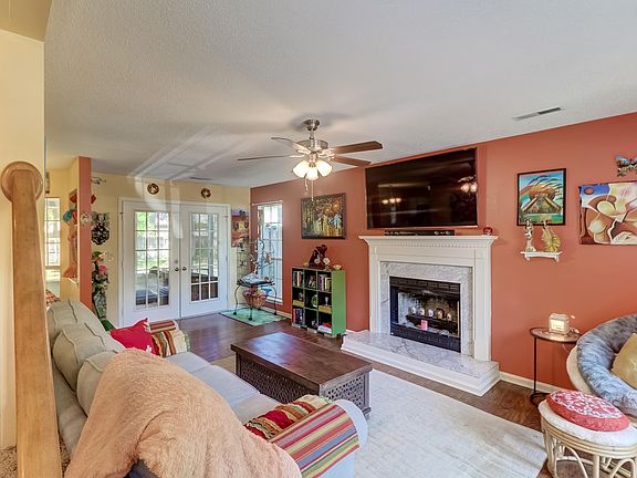 2nd image of 195 Wickford Ct