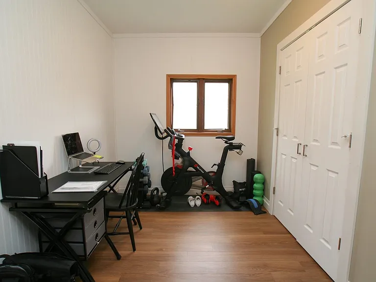 418 W Holmes St — Photo 9