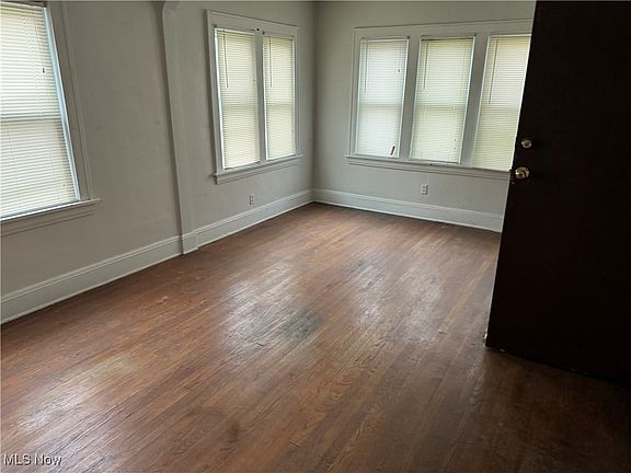 4th image of 535 E Cuyahoga Falls Ave