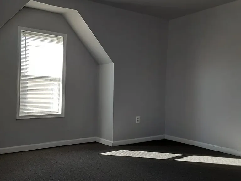 4927 Knox St #2 — Photo 11