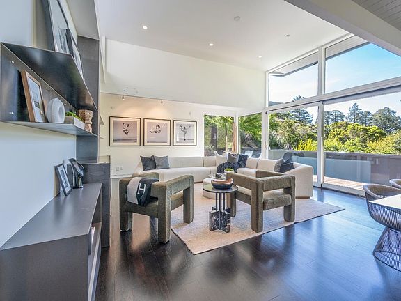 4th image of 70 Bolsa Ave