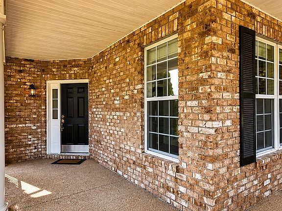 3rd image of 712 Colony Forest Dr