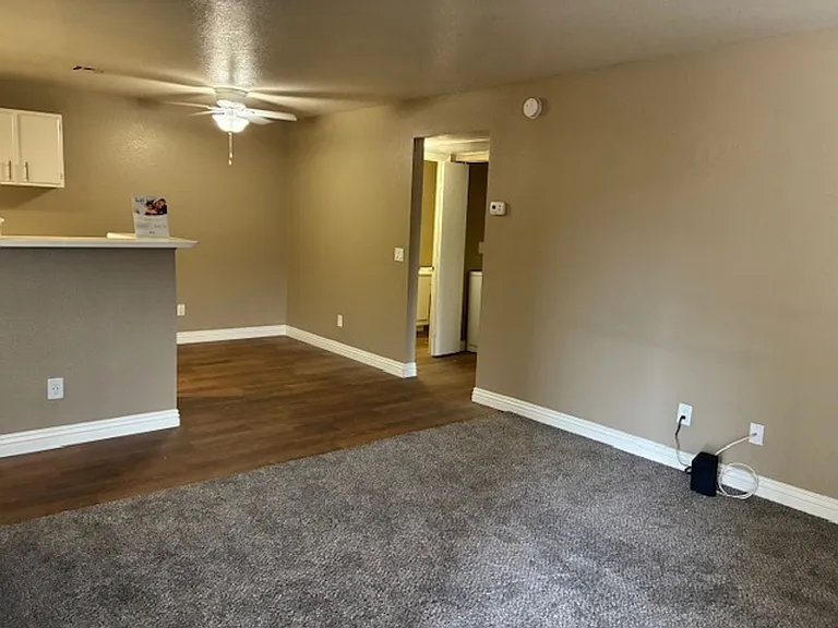 Mandalay Bay Apartments — Photo 40