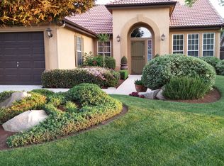 1687 E La Quinta Dr, Fresno, CA