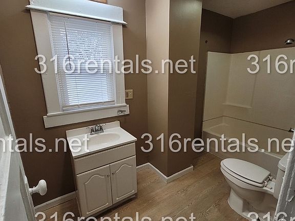 5th image of 1611 N Poplar St