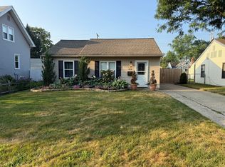 322 E Thirteen Mile Rd, Royal Oak, MI 48073