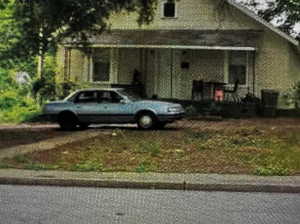 47 Peachtree St, Clinton, SC 29325