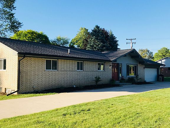 2nd image of 44540 Harmony Ln