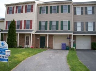 127 Townhouse Ln, Lancaster, PA 17603