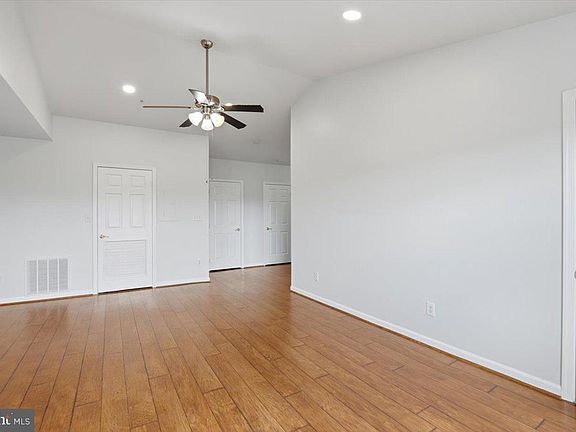 5th image of 11002 Koman Cir APT 301