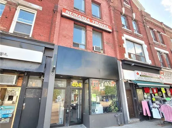 404 Spadina Ave Floor 3, Toronto, ON M5T 2G7