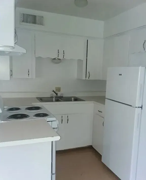 2 bed, 1.0 bath, $630 — Photo 4