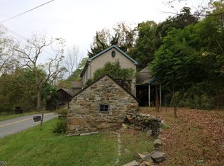 264 Hoffman Rd, Port Murray, NJ 07865