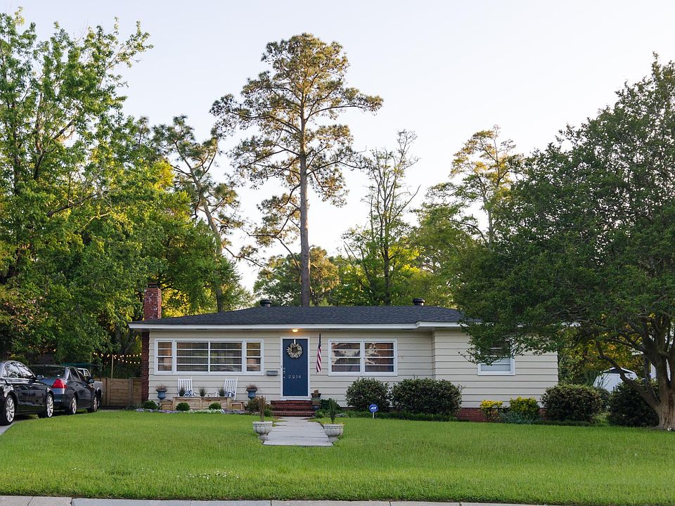 1st image of 2216 Camellia Dr