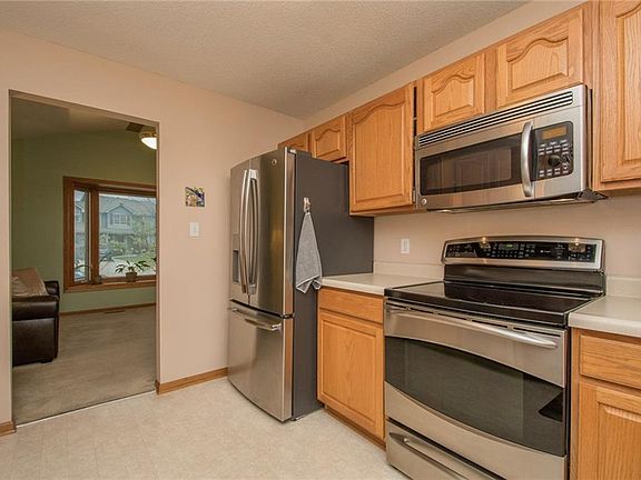 2nd image of 1610 NW Cedarwood Dr