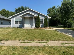 14 Partner Pl, Bloomington, IL 61701