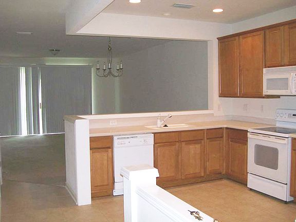 5th image of 4102 Crownwood Dr