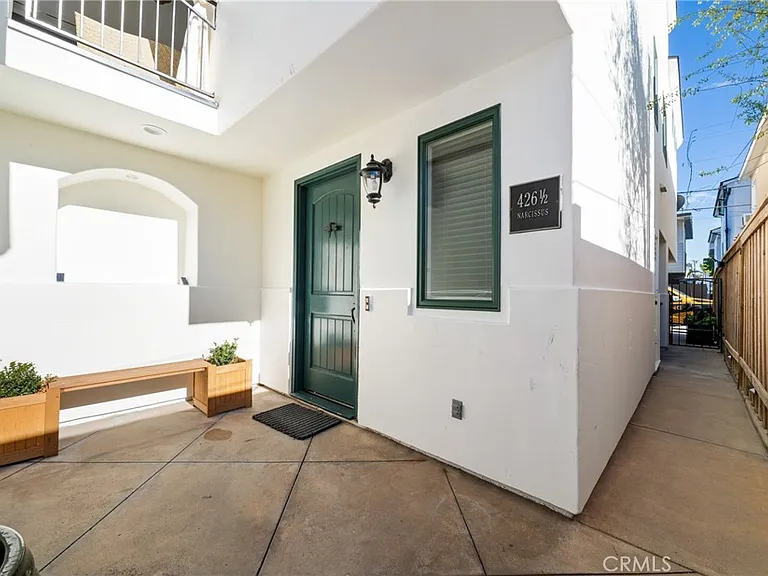 426 1/2 Narcissus Ave #1/2 — Photo 25