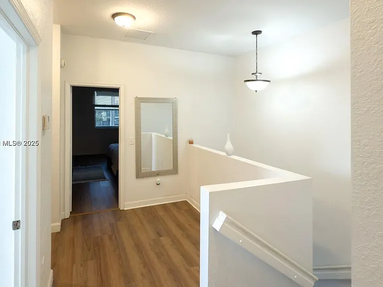 1001 NE 208th St — Photo 22