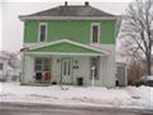 1st image of 814 E Finley Ave
