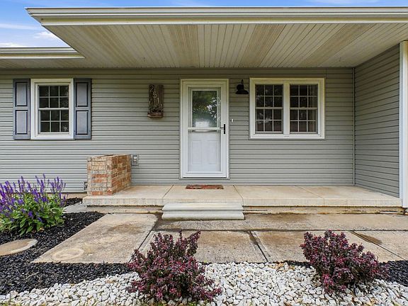 4th image of 2511 S Orchard Avenue