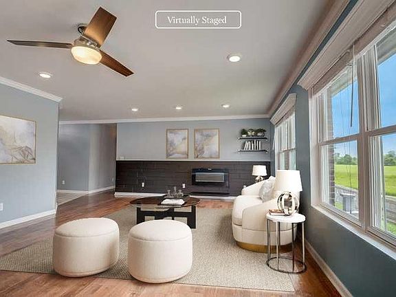 2nd image of 214 Saundra Dr