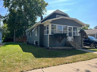 733 Schomer Ave, Aurora, IL 60505