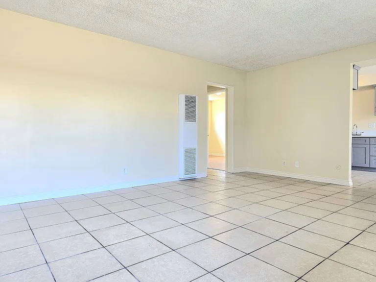 Edith Ave — Photo 3