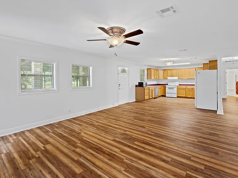 9257 Highway 171 — Photo 3