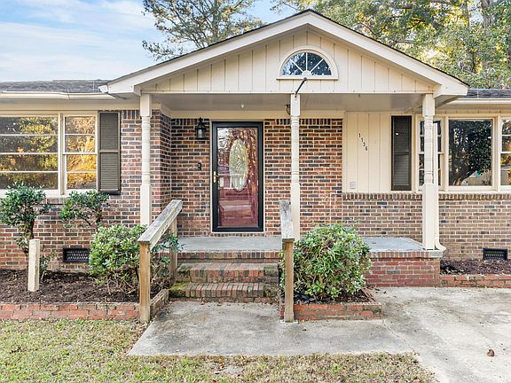 2nd image of 1136 Lakeshore Dr