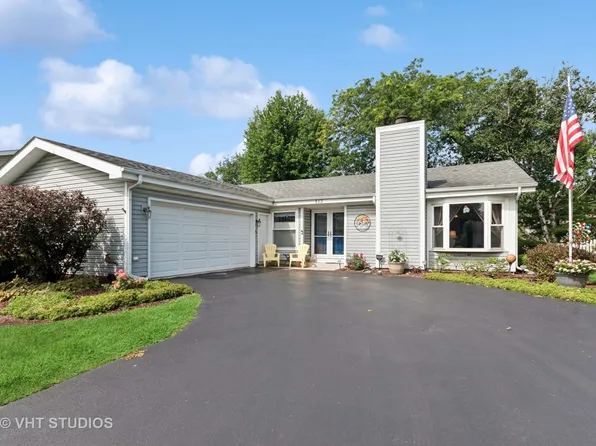 213 Plymouth Ln, Bolingbrook, IL 60440