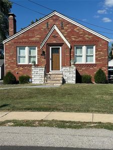 9409 Alpine Dr, Saint Louis, MO, 63123