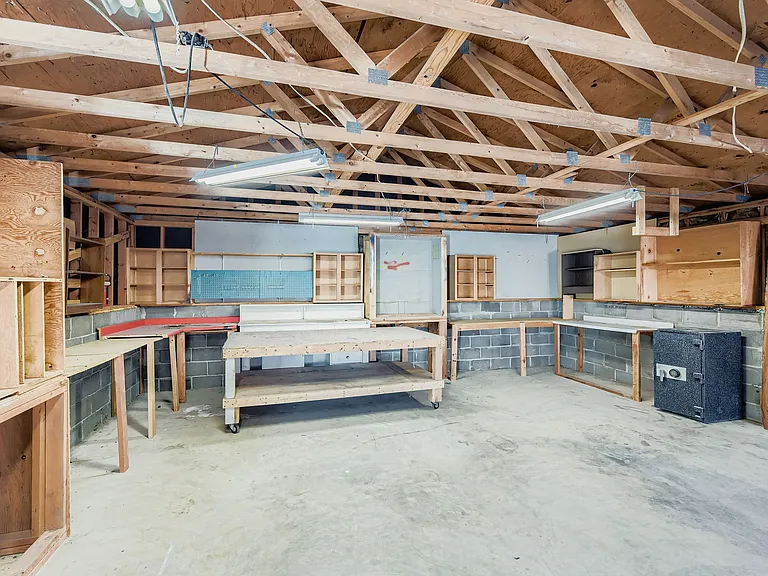 4264 W Radcliff Ave — Photo 36