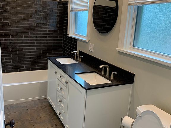 2nd image of 3927 Hazel Ave #2