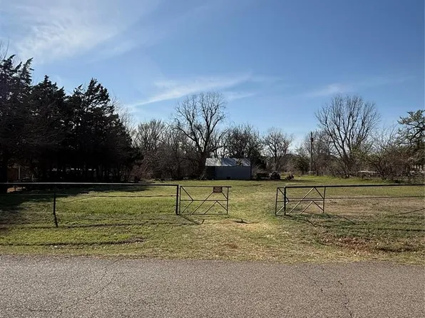 611 S Lakehoma Place Dr Lot 8, Mustang, OK 73064