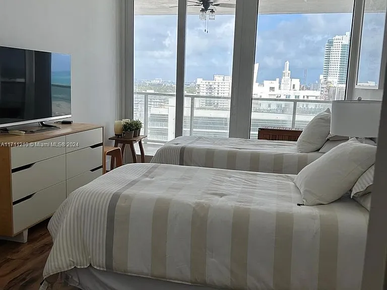 100 Lincoln Rd #Penthouse 7 — Photo 13