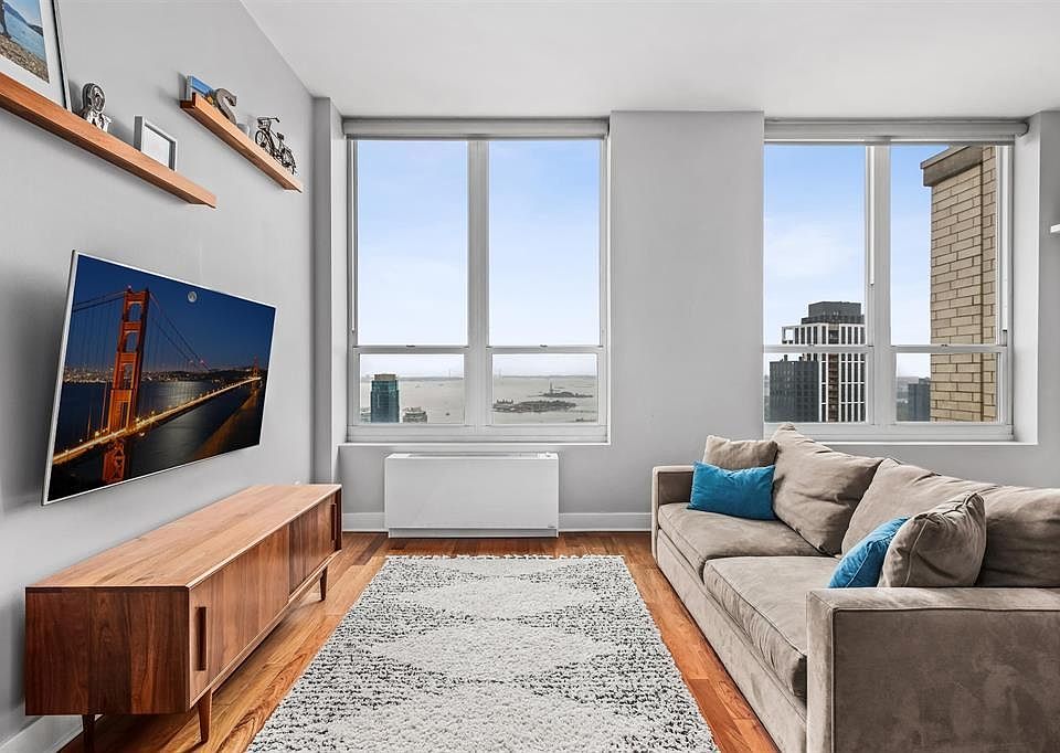 1st image of 88 Morgan St Penthouse 7-5