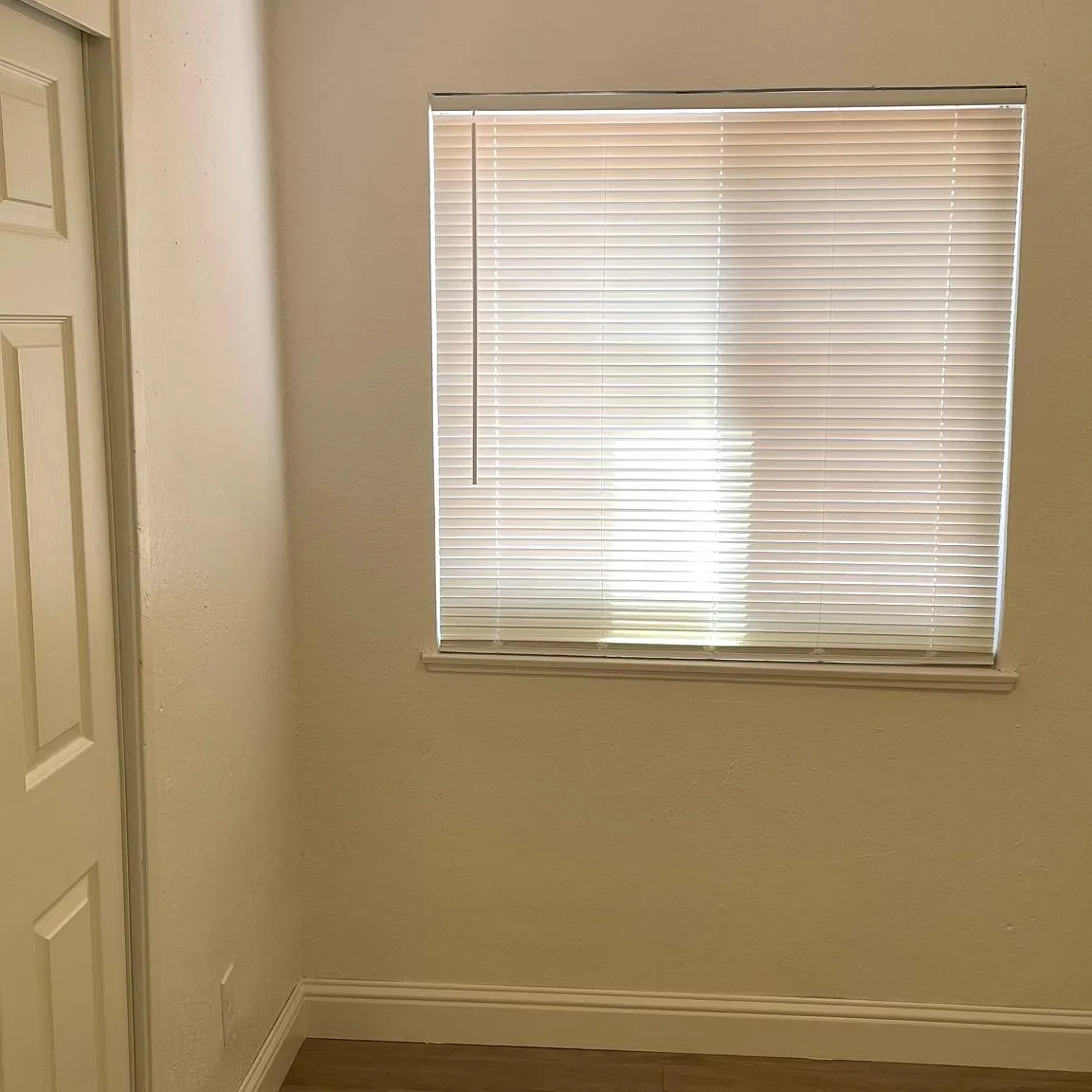3 bed, 920 sqft, $1,825 — Photo 3