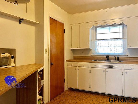 5th image of 605 N East Ave