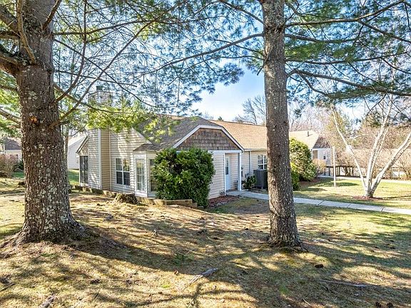 2nd image of 59 Hidden Ridge Dr
