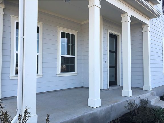 3rd image of 1004 Twain St